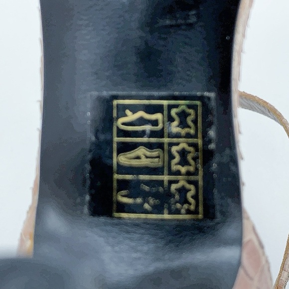 Gucci Snake Pattern Kitten Heel Ankle Strap Leather  Sandal in Rosy Pink - Picture 15 of 15